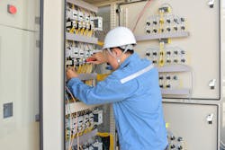 SIRIUS components are compact and designed for quick and easy connection to facilitate industrial control panel maintenance. SIRIUS components are compact and designed for quick and easy connection to facilitate industrial control panel maintenance.