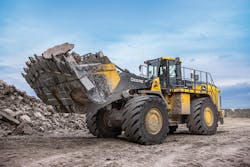 John Deere Hybrid 944K Wheel Loader distributing aggregate in Georgetown, Texas. John Deere Hybrid 944K Wheel Loader distributing aggregate in Georgetown, Texas.