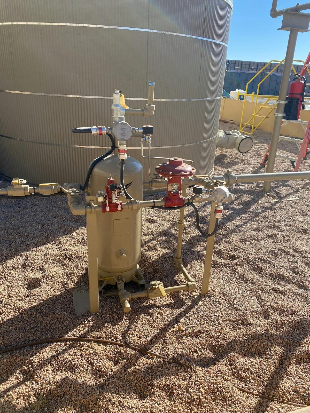Leveraging Phoenix Contact&rsquo;s industrial hardware and ClearBlade&rsquo;s edge platform, Lansera created the SmartPurge and Tank Eye products to help oil and gas companies stay in emissions compliance. Image Courtesy of Lansera.