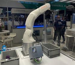 The Siemens AI picking software is robot and end-of-arm tooling agnostic. In its exhibit at PACK EXPO 2022, Siemens used a KUKA Agilus KR3 robot and a Robotiq EPick vacuum gripper to demonstrate the technology.
