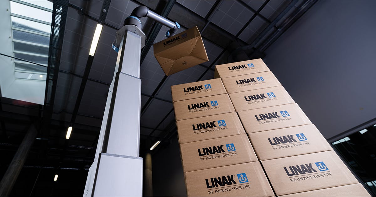 New LINAK® Lifting Column Takes Your Cobot Palletizer to New Heights