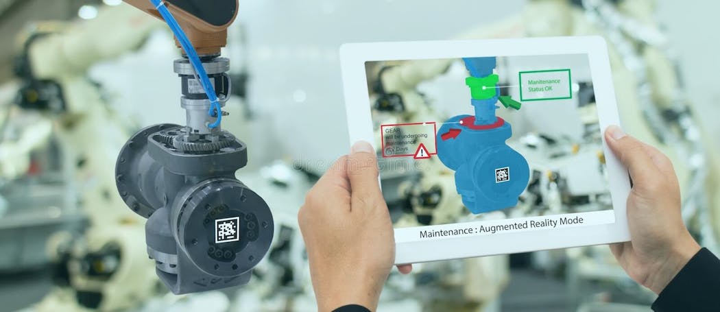 iot工业概念工程师使用智能增强板混合虚拟实战技术监测机器144788060