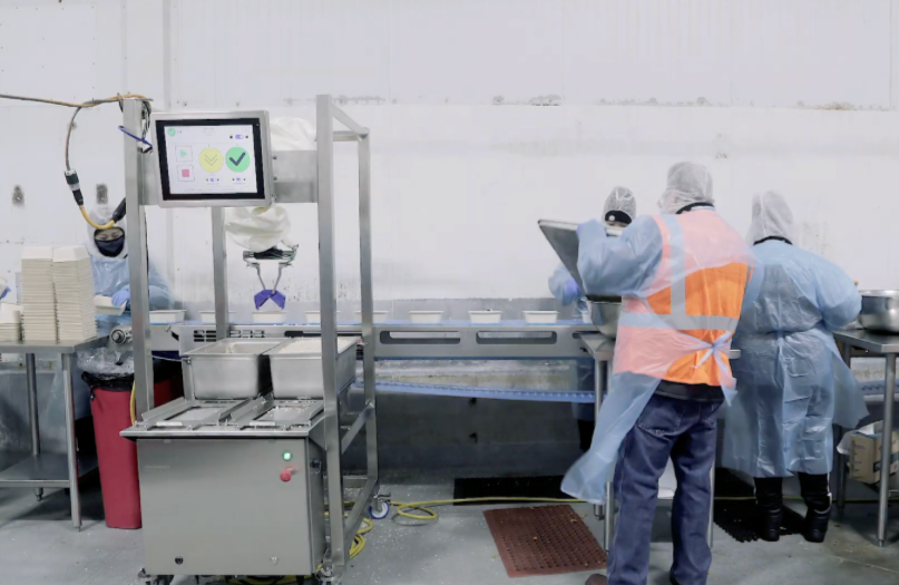 The HMI and gripper can be seen in this shot of the Chef system at Sunbasket.