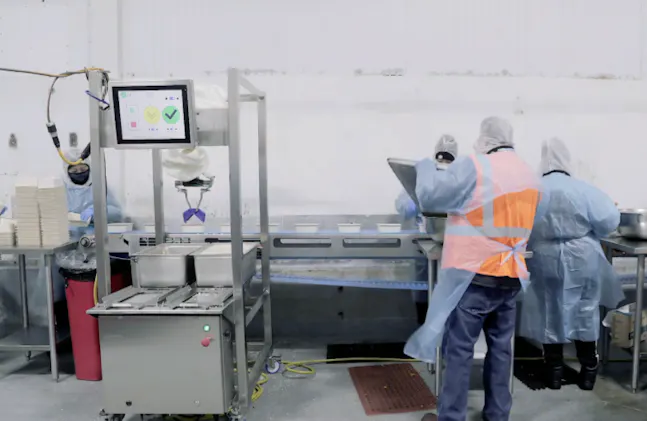 The HMI and gripper can be seen in this shot of the Chef system at Sunbasket.