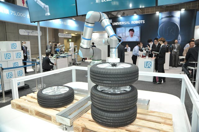 In its debut at the iREX trade fair in Tokyo, Japan, UR30&rsquo;s higher-payload material handling capabilities were demonstrated. Source: Universal Robots.