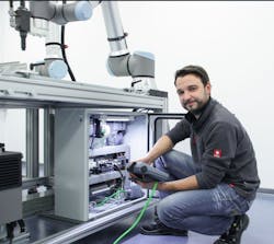 Programming cobots through Siemens PLCs with Universal Robots’ integration of SCRI. Programming cobots through Siemens PLCs with Universal Robots’ integration of SCRI.