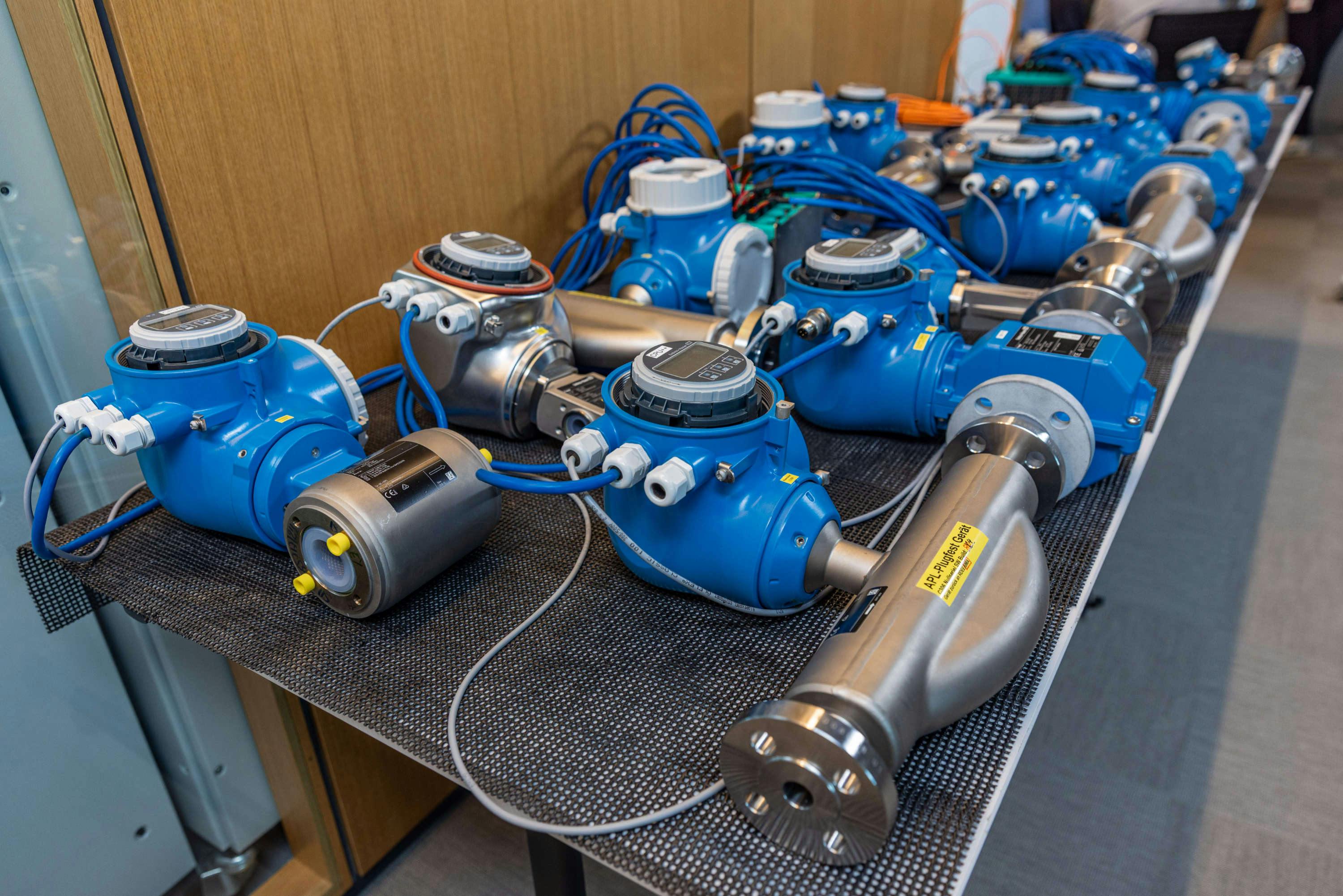 Devices used in the multi-vendor Ethernet-APL scalability tests.