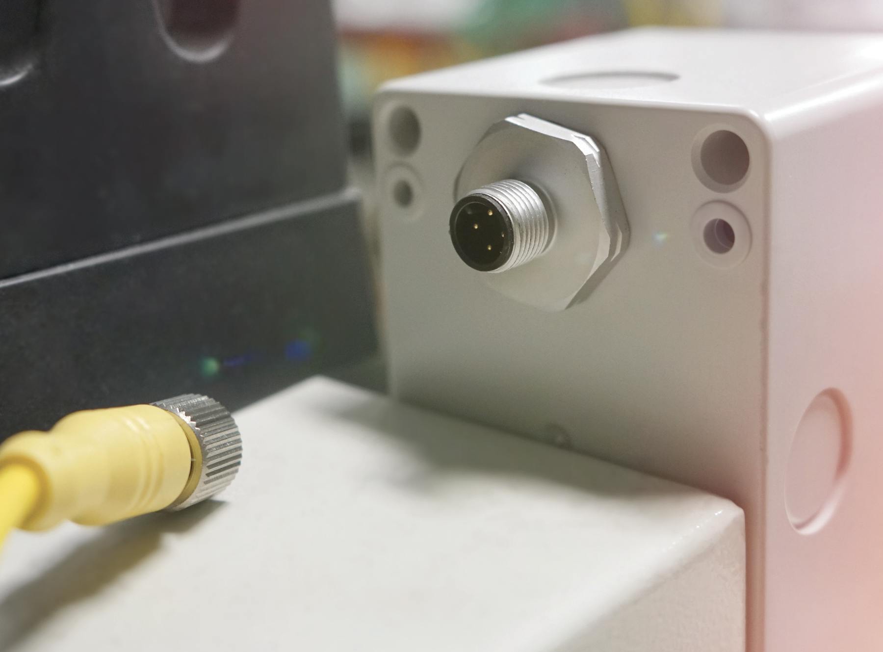 Mencom Circular Receptacles