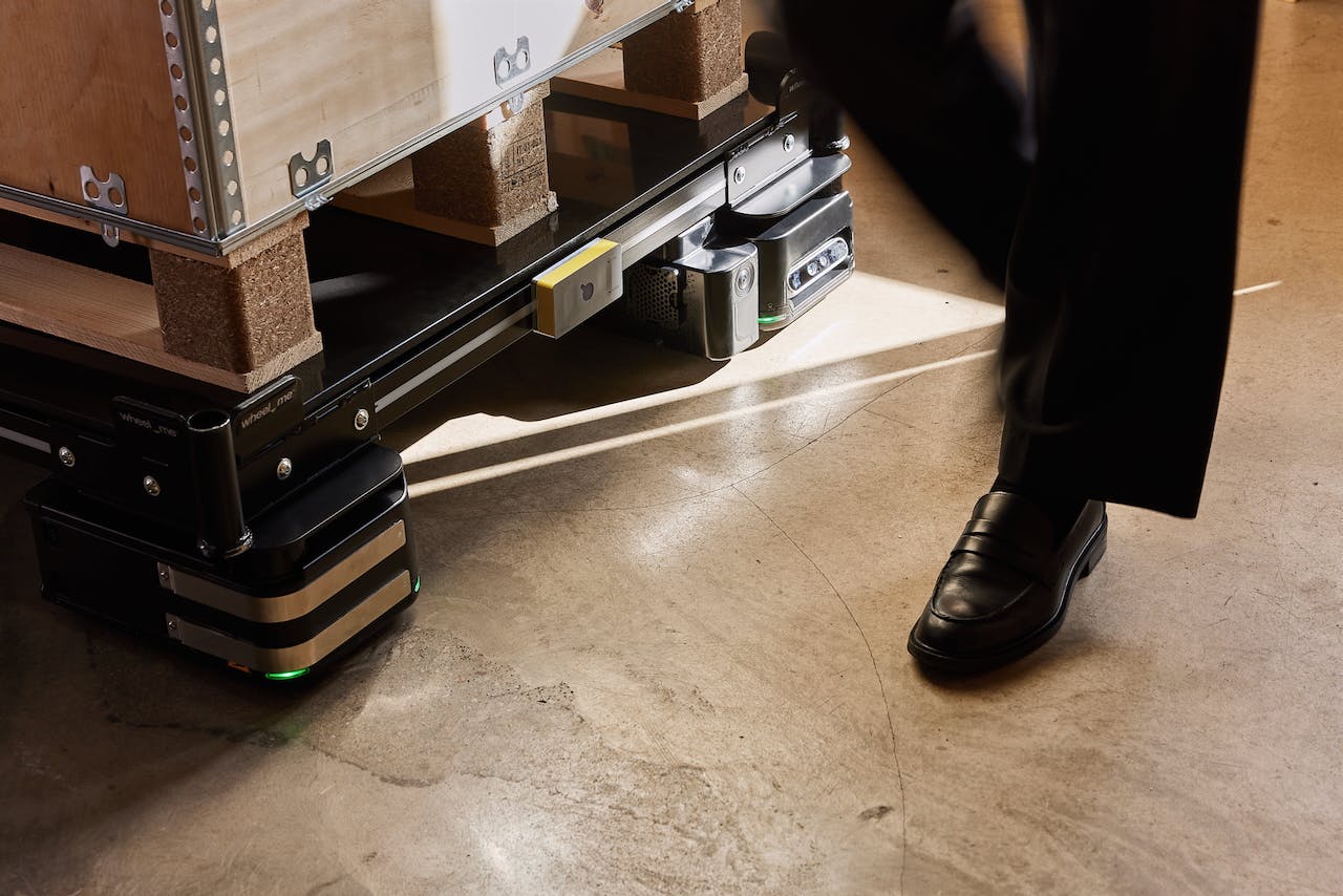 Sonair's ADAR tech on an AMR