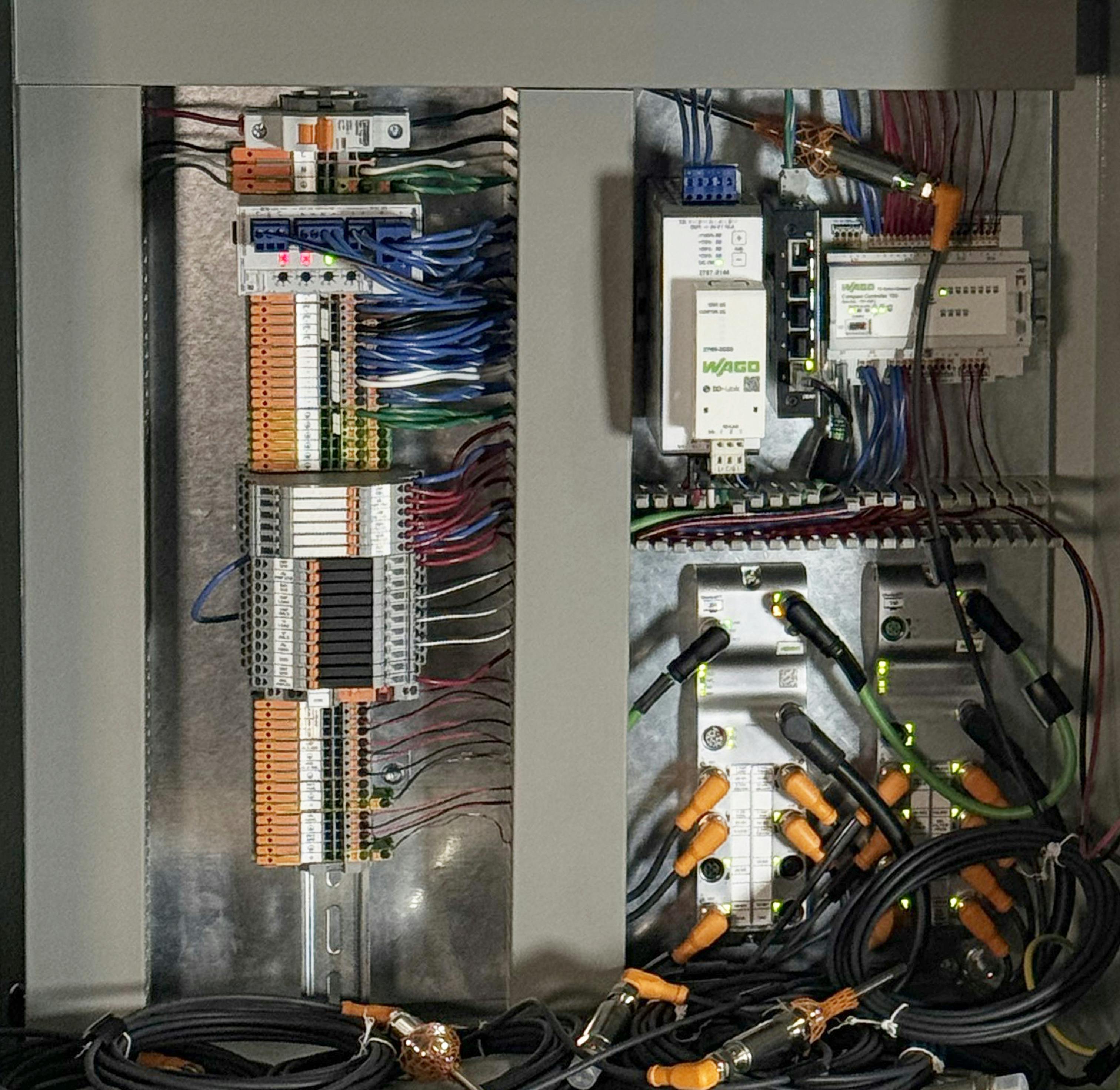 Inside view of a dAPP Controls' Sentry panel with Wago products.